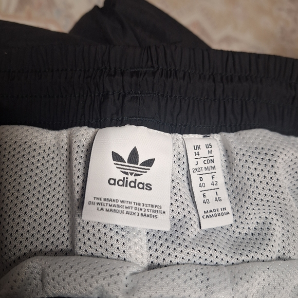 Rare Adidas Black and White Track Pants With Large Logo - Picture 6 of 9